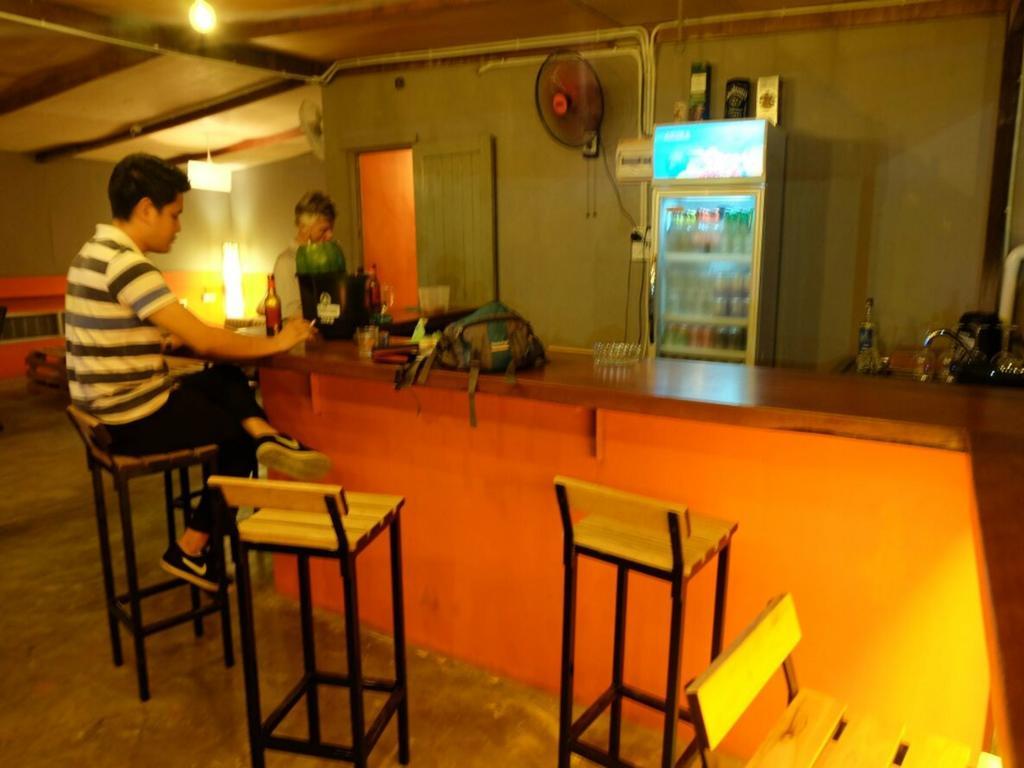 Gibbon Guesthouse Kuching Exteriör bild