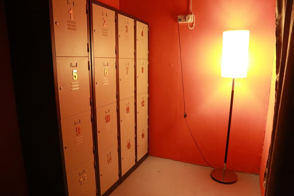 Gibbon Guesthouse Kuching Rum bild