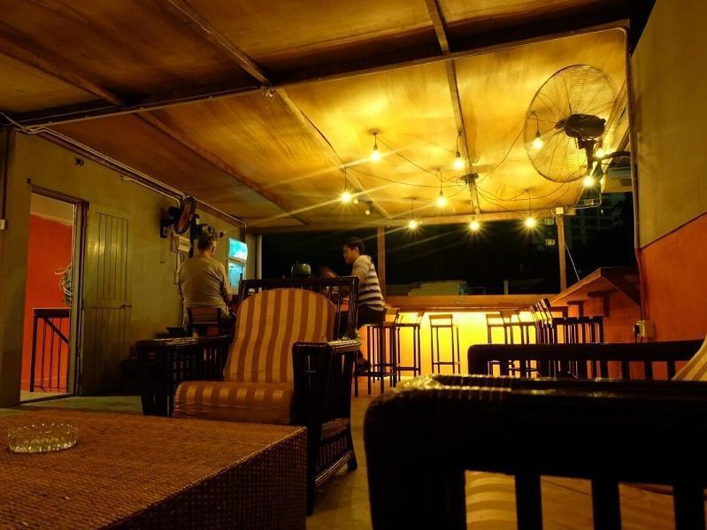 Gibbon Guesthouse Kuching Exteriör bild